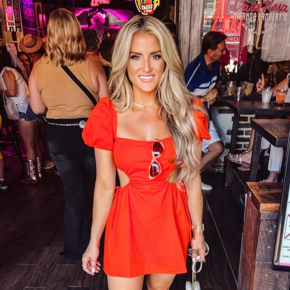 Meet your Posher, Gillian - Picture 1 of 1